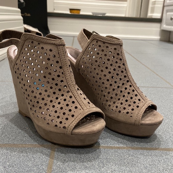 Madden girl peep toe wedges - Picture 2 of 6